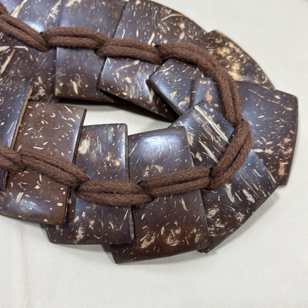 Brown Coconut Shell belt - Picture 2 of 5